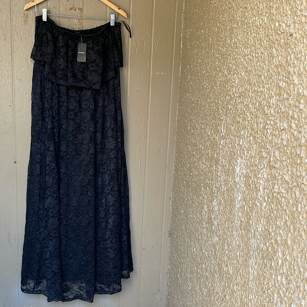 Torrid maxi lace strapless ruffle dress - Picture 3 of 11